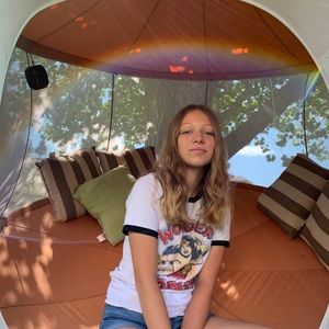 Meet your Posher, Ella